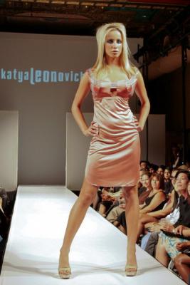Катя Леонович на Nolcha Fashion Week (Нью-Йорк) весна-лето 2008 (11419.01.jpg)