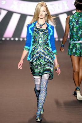 Модные платья лето 2010 от Anna Sui (19160.Sui_.05.jpg)