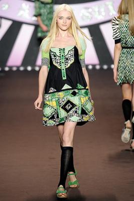 Модные платья лето 2010 от Anna Sui (19160.Sui_.07.jpg)