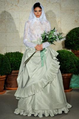 Свадебная коллекция весна-лето 2011 Oscar De La Renta  (19760.Renta_.02.jpg)