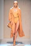 Один из самых известных Домов моды Италии Salvatore Ferragamo, прославившийся своими аксессуарами класса люкс, представил коллекцию одежды и сумок сезона весна-лето 2011.
