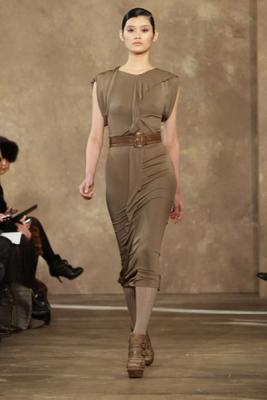 Женские коллекции Donna Karan и Celine Pre-fall 2011 (23332.Donna_.Karan_.Phoebe.Philo_.09.jpg)