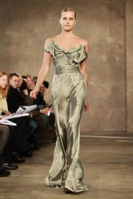 Женские коллекции Donna Karan и Celine Pre-fall 2011 (23332.Donna_.Karan_.Phoebe.Philo_.10.jpg)