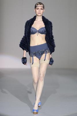 Коллекция белья La Perla FW 2011/12 (осень-зима) (25083.La_.Perla_.FW_.2011.12.07.jpg)