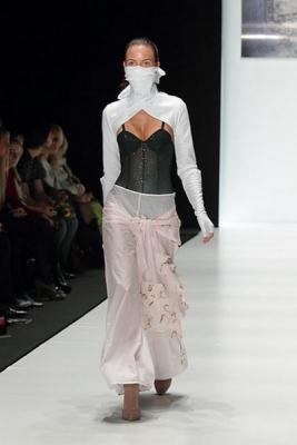 «Лаборатория 13» SS 2012 (весна-лето) (29286.MBFWR_.Laboratoriya13.SS_.2012.b.jpg)