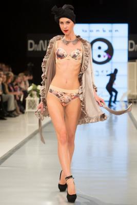 Показы последнего дня на DnN St.Petersburg Fashion Week (40105.DnN_.St_.Petersburg.Fashion.Week_.02.jpg)