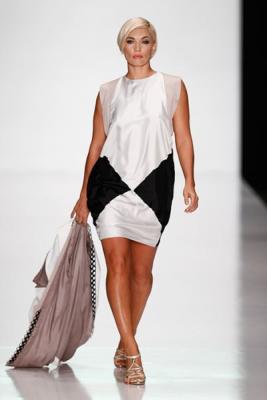 Показ весенне-летней коллекции 2014 Юлии Далакян на Mercedes-Benz Fashion Week Russia (44237.DALAKIAN.08.jpg)