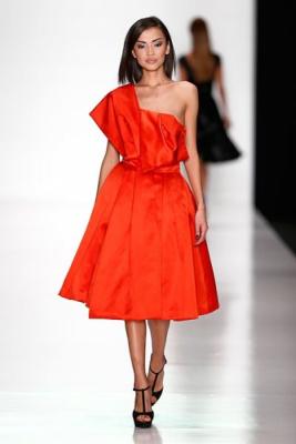 Показ весенне-летней коллекции 2014 Юлии Далакян на Mercedes-Benz Fashion Week Russia (44237.U-DALAKIAN.01.jpg)