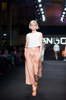 Показ коллекции Mango SS 2014 в Москве (47030.Show_.Moscow.Mango_.New_.Collections.SS_.2014.b.jpg)