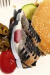 Компании Adidas Originals, Maison Martin Margiela и Converse объявили сезон цветных кроссовок и предложили покупателям поэкспериментировать с «раскраской» любимой обуви. Обладателям модели Adidas ZX Flux марка предложила обновить ее дизайн с помощью интерактивного сервиса, а Maison Martin Margiela и Converse выпустили кроссовки, которые меняют свой цвет. 