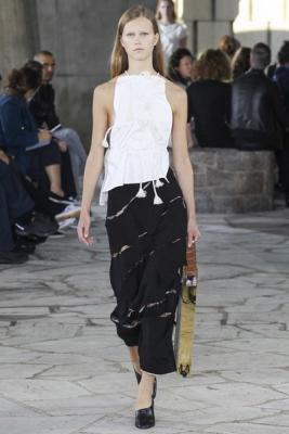 Loewe SS 2015 (весна-лето) (51856.New_.Collection.Loewe_.SS_.2015.Paris_.Fashion.Week_.19.jpg)