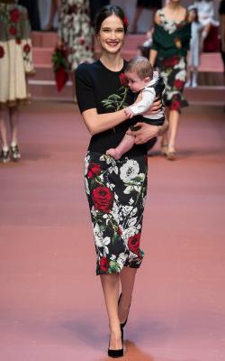 Семейная коллекция Dolce&Gabbana FW 2015/16 (осень-зима) (56031.Milan_.Family.Collection.Dolce_.Gabbana.FW_.2015.2016.06.jpg)