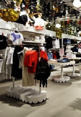 В Москве открылся магазин Monki  (57682.Brand_.Monki_.Opens_.Two_.New_.Shops_.In_.Moscow.01.jpg)