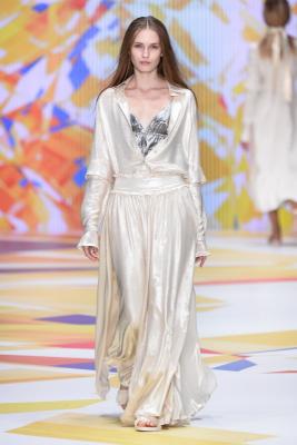 Laroom SS 2016 (весна-лето)  (61470.Mercedes.Benz_.Fashion.Week_.Kollekciya.Laroom.SS_.2016.18.jpg)