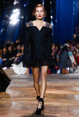 Christian Dior Haute Couture SS 2016 (весна-лето) (63255.Novaya.Kollekciya.Christian.Dior_.Haute_.Couture.SS_.2016.17.jpg)