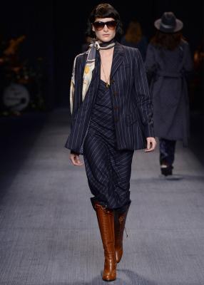 Женская коллекция Trussardi AW 2016/17 (осень-зима) (64049.Novaya.Jenskaya.Kollekciya.Trussardi.AW_.2016.2017.16.jpg)