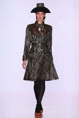 Slava Zaitsev AW 2016/17 (осень-зима) (64671.Mercedes.Benz_.Fashion.Week_.Slava_.Zaitsev.AW_.2016.28.jpg)