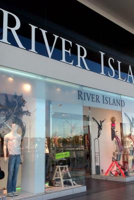 River Island выпустит спортивную коллекцию (65039.River_.Island.Vipystit.Sportivnyuy.Kollekciyu.b.jpg)