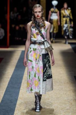 Prada AW 2016/17 (осень-зима) (68389.Novaya.Jenskaya.Kollekciya.Brenda.Prada_.AW_.2016.19.jpg)