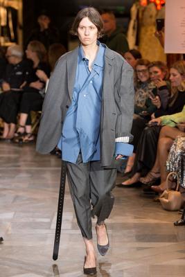 Vetements SS 2017 (весна-лето) (70200.Paris_..Novaya.Kollekciya.Brenda.Vetements.SS_.2017.01.jpg)