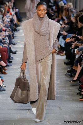 Коллекция Max Mara осень-зима 2017-2018 (74218-Kollekciya-Max-Mara-AW-2017-18-12.jpg)