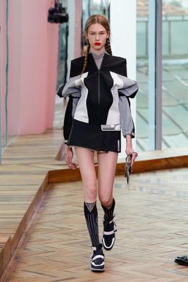 Prada resort 2018  (74687-Prada-Resort-2018-11.jpg)