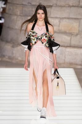 Louis Vuitton весна-лето 2018 (76661-Louis-Vuitton-SS-2018-14.jpg)