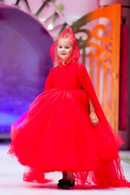 Детский показ дизайнерских платьев SASHA KIM    (79867-Sabha-Kim-Bal-Princes-b.jpg)