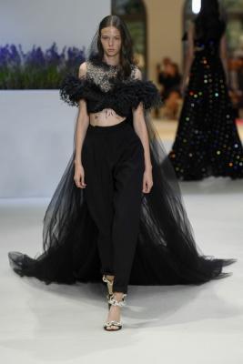 Giambattista Valli Couture осень-зима 2018/19  (80081-Giambattista-Valli-FW-2018-05.jpg)