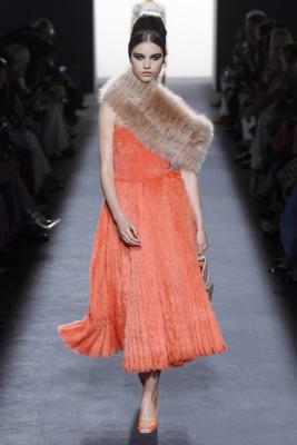 Fendi Couture осень-зима 2018/19 (80228-Fendi-Couture-FW-2018-11.jpg)