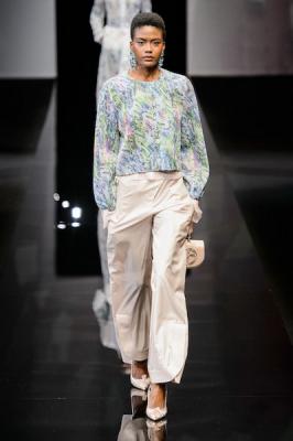 Giorgio Armani весна-лето 2019 (81432-Giorgio-Armani-SS-2019-07.jpg)