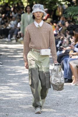 Fendi мужская коллекция весна-лето 2020 (84614-Fendi-Menswear-SS-2020-04.jpg)