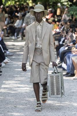 Fendi мужская коллекция весна-лето 2020 (84614-Fendi-Menswear-SS-2020-05.jpg)