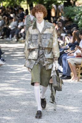 Fendi мужская коллекция весна-лето 2020 (84614-Fendi-Menswear-SS-2020-08.jpg)