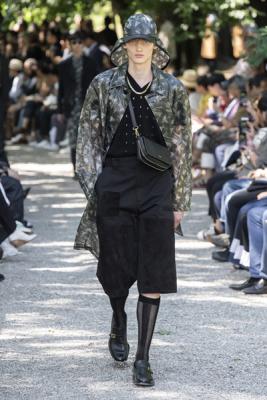 Fendi мужская коллекция весна-лето 2020 (84614-Fendi-Menswear-SS-2020-11.jpg)