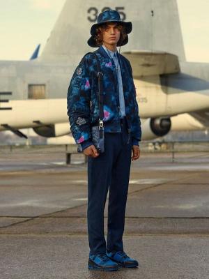 Louis Vuitton Menswear Pre-Fall 2021 (91130-Louis-Vuitton-Menswear-Pre-Fall-2021-b.jpg)