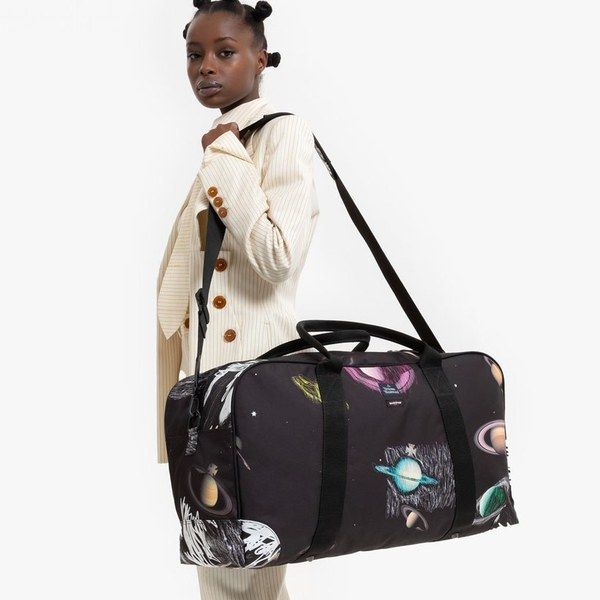 Vivienne Westwood и Eastpak выпустили рюкзаки и сумки  (100099-Vivienne-Westwood-Estpak-2023-s.jpg)