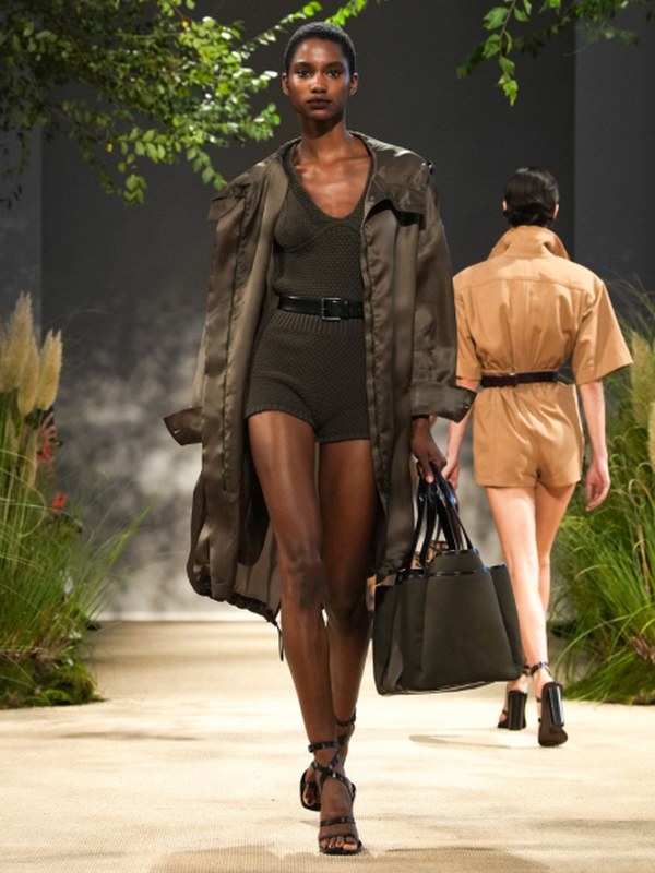 Max Mara весна-лето 2024 (100545-Max-Mara-SS-2024-12.jpg)