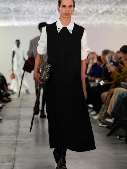 Jil Sander весна-лето 2024 (100628-Jil-Sander-SS-2024-08.jpg)