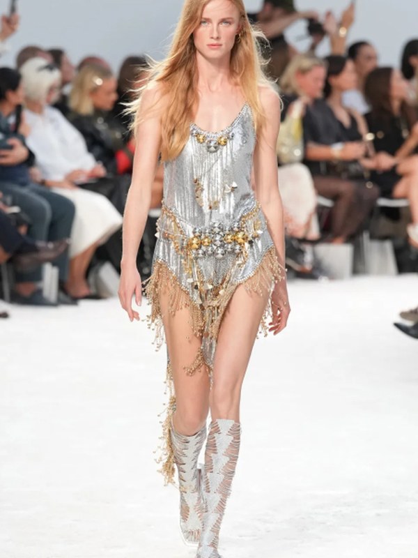  Paco Rabanne весна-лето 2024 (100831-Paco-Rabanne-SS-2024-01.jpg)