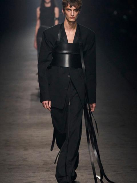 Ann Demeulemeester весна-лето 2024 (100884-Ann-Demeulemeester-SS-2024-02.jpg)