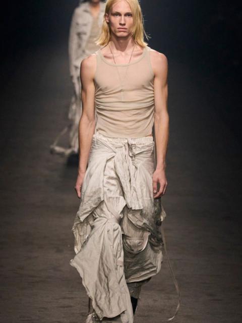 Ann Demeulemeester весна-лето 2024 (100884-Ann-Demeulemeester-SS-2024-06.jpg)