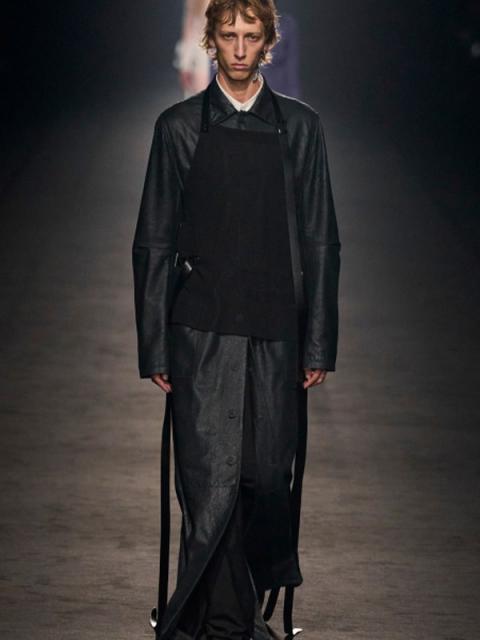 Ann Demeulemeester весна-лето 2024 (100884-Ann-Demeulemeester-SS-2024-07.jpg)