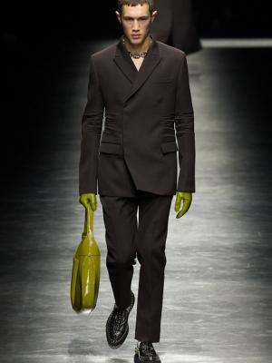 Gucci menswear 2024 (101280-Gucci-Menswear-2024-02.jpg)