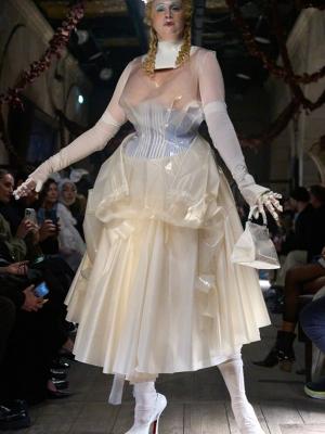 Maison Margiela Haute Couture весна-лето 2024 (101413-Maison-Margiela-SS-2024-10.jpg)