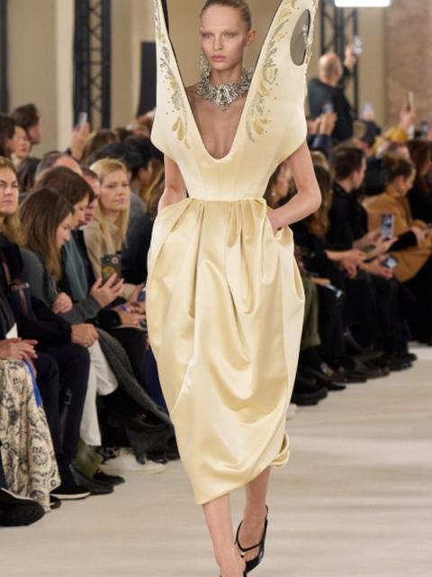 Schiaparelli весна-лето 2024 (101627-Schiaparelli-SS-2024-b.jpg)