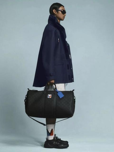 Louis Vuitton представил новые капсульные коллекции (102547-louis-vuitton-kapsulnniye-kollekcii-02.jpg)