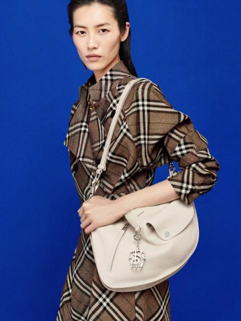 Burberry Resort 2025 (102685-burberry-resort-2025-04.jpg)