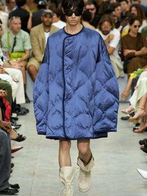 JW Anderson menswear весна-лето 2025 (103068-jw-anderson-menswear-ss-01.jpg)