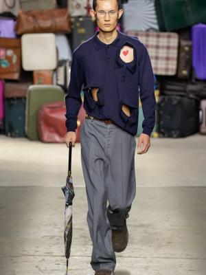 Moschino menswear весна-лето 2025 (103085-moschino-menswear-ss-03.jpg)